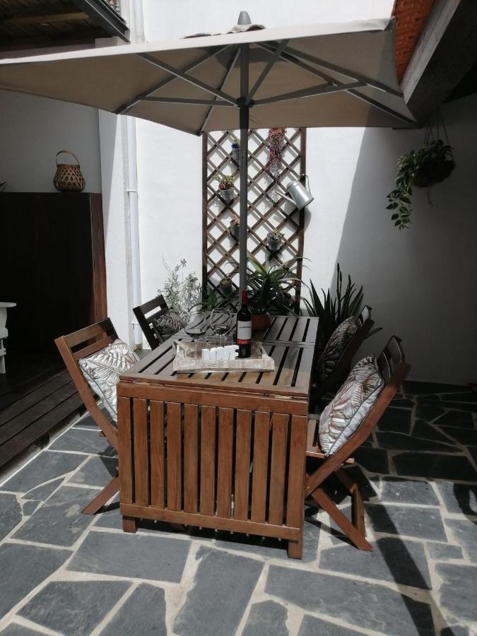 ססימברה Courtyard House - Sun, Barbecue, Beach מראה חיצוני תמונה